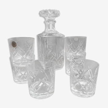 Carafe service and cut crystal glasses