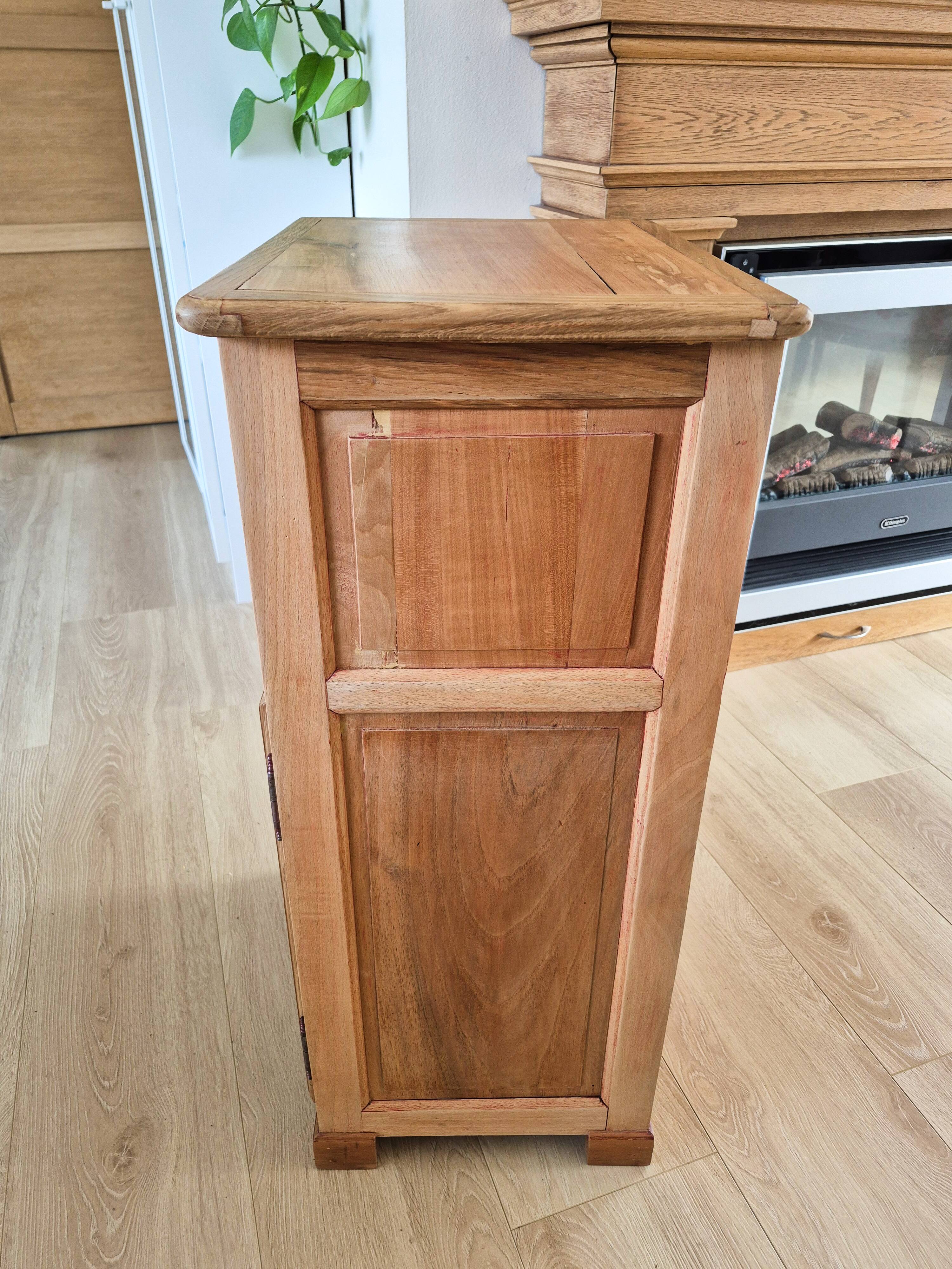 Antique English bedside table in solid wood, refurbished.