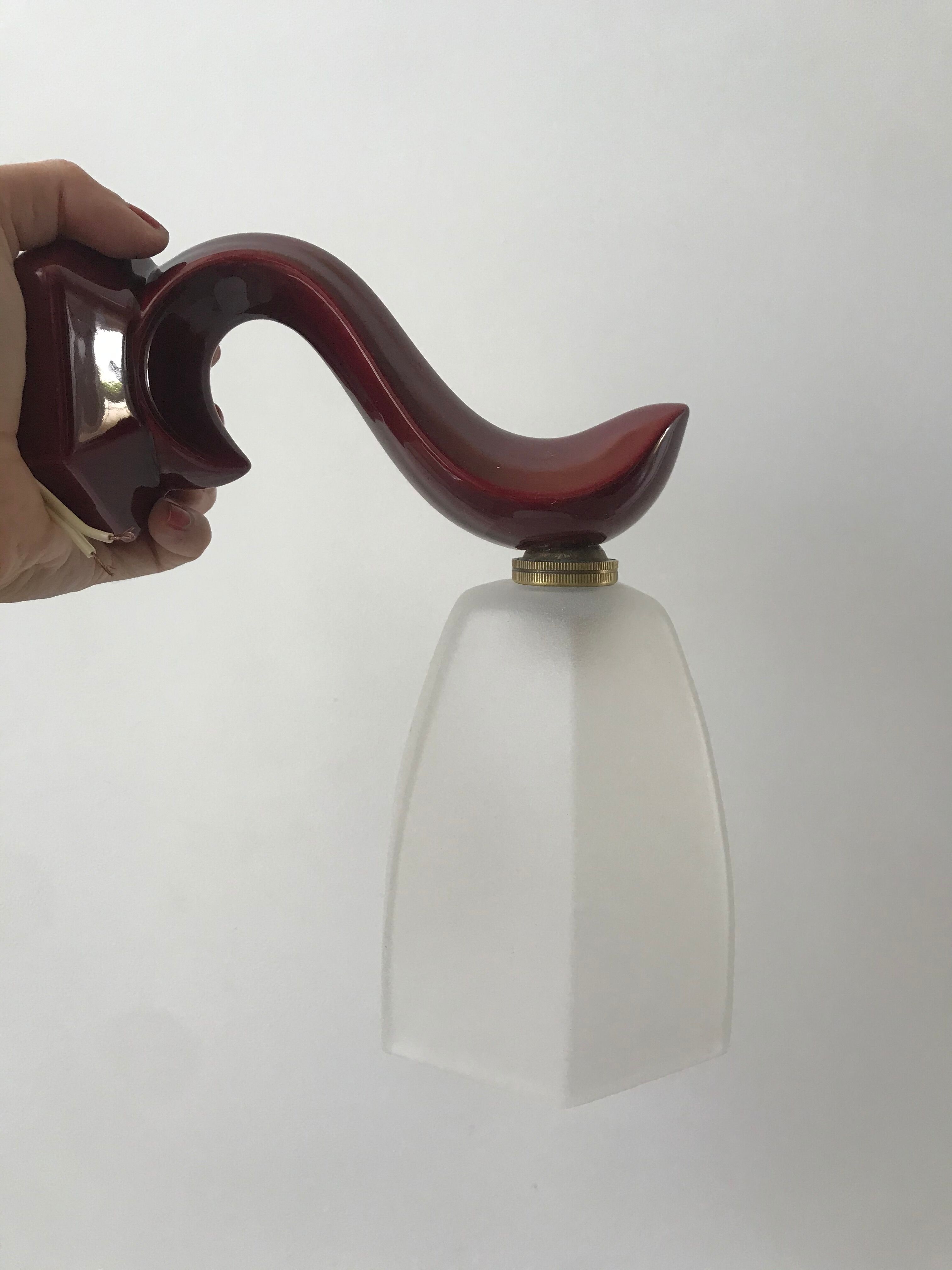 Art Deco glass wall lamp with burgundy porcelain support 30s