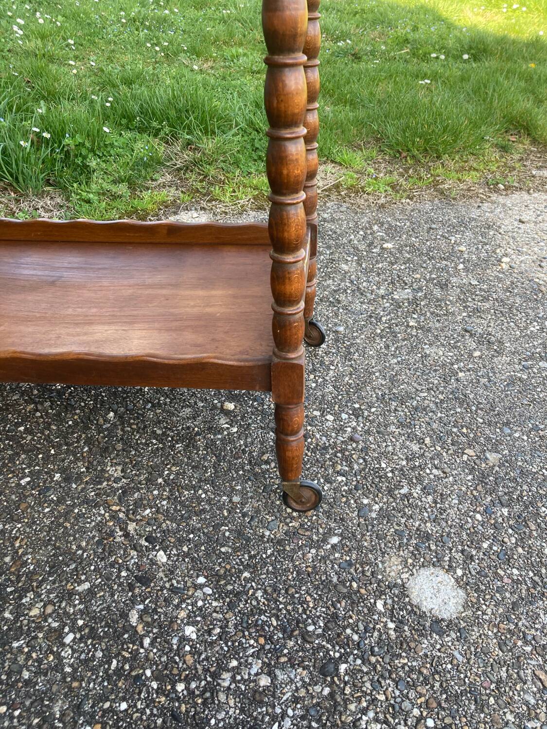 1960 wooden dessert table