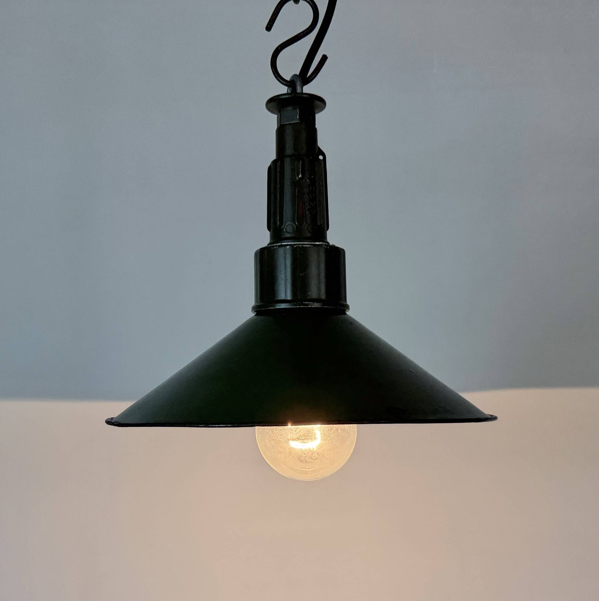 Industrial Green Enamel Military Pendant Lamp with Cast Aluminium Top, 1960