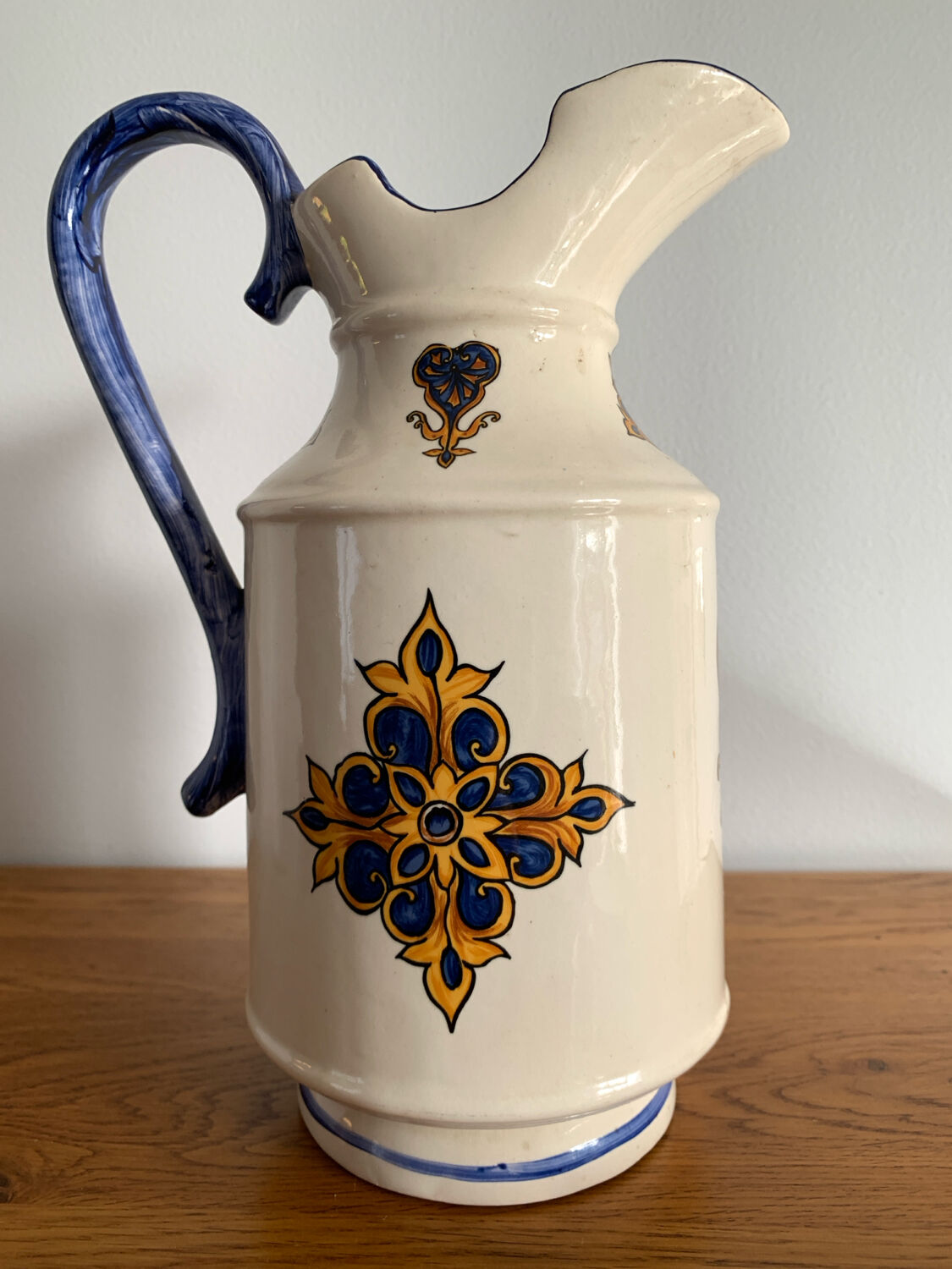 Old pitcher in earthenware G. Brachet – Limcolor – Terrasson – yellow decor