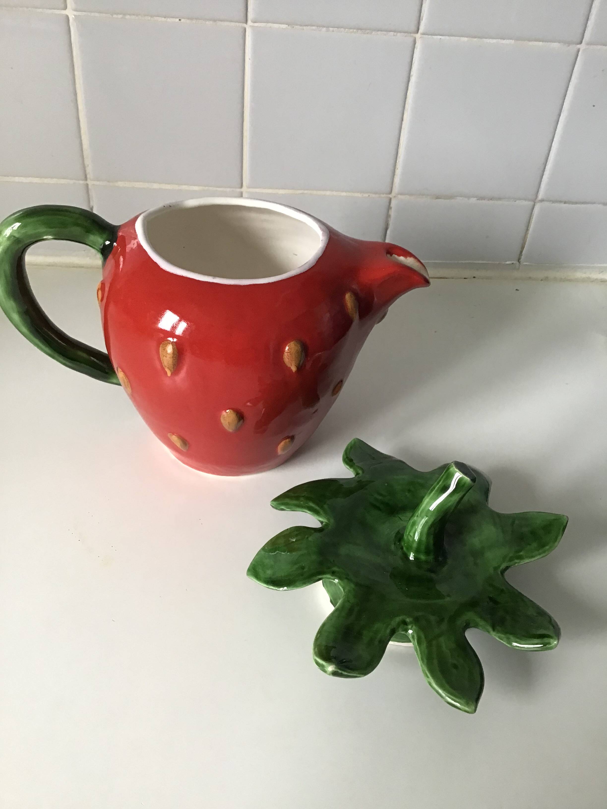 Strawberry-shaped slip teapot