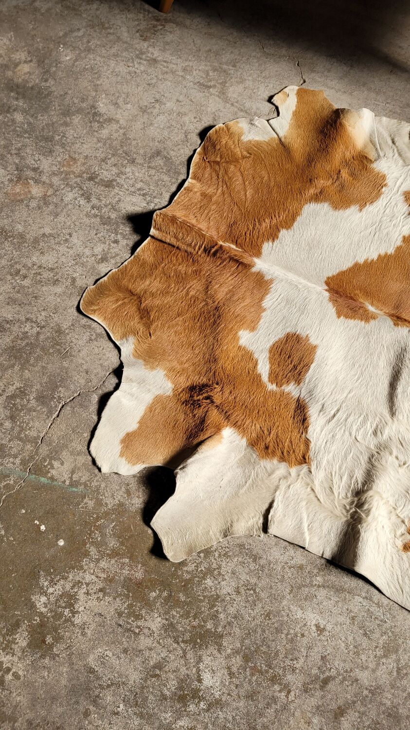 Vintage cowhide rug 1970