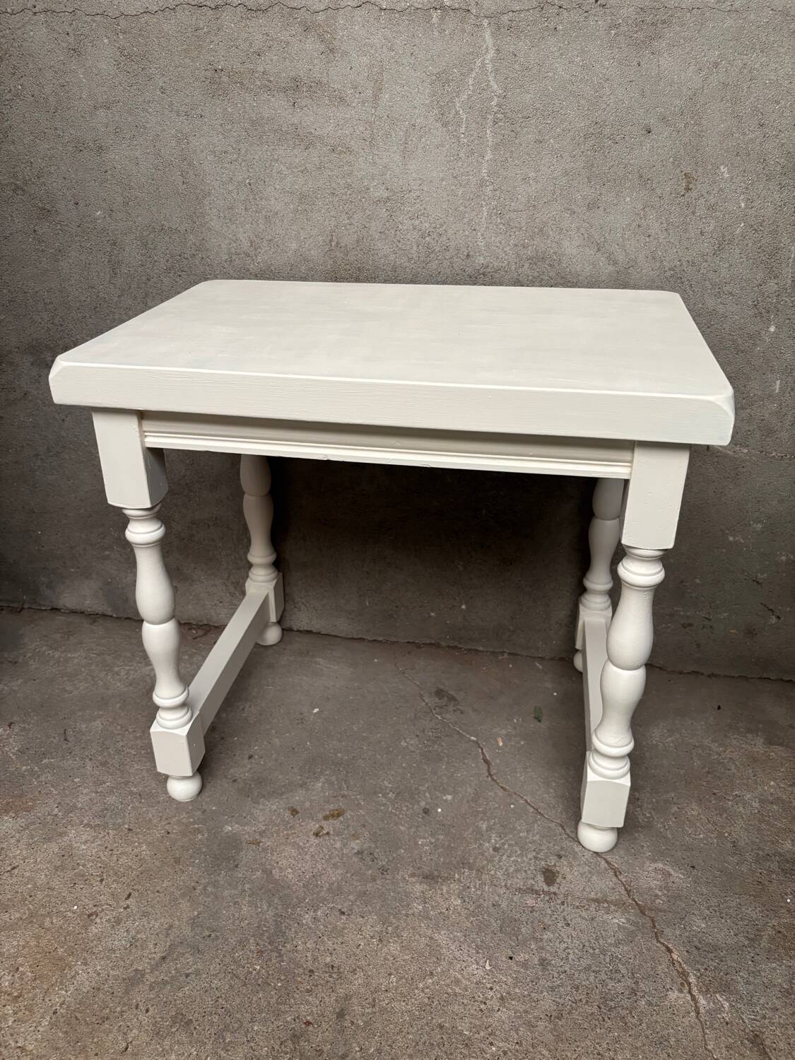 White coffee table or pedestal table