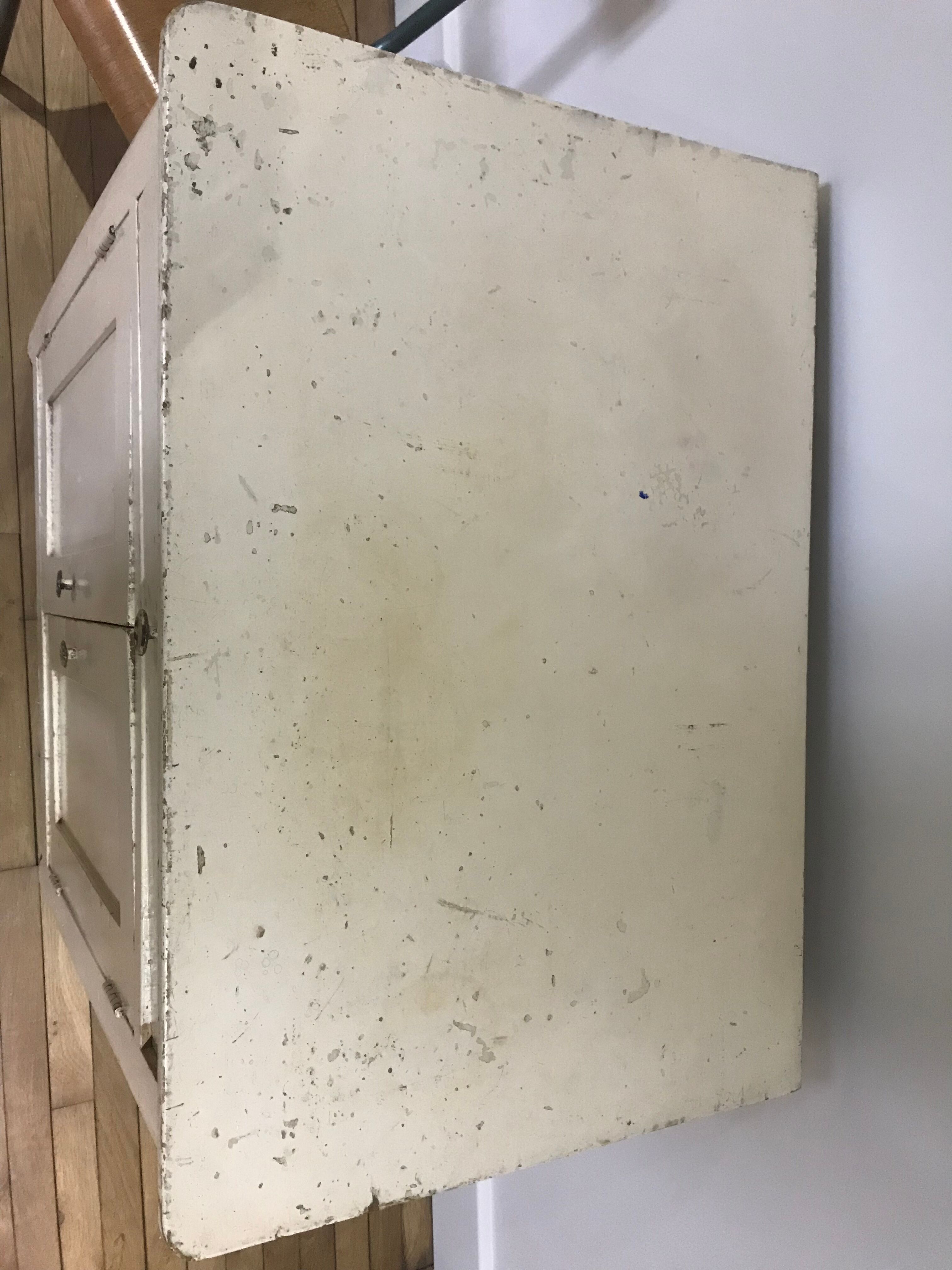 Former parisian buffet