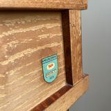 Bedside varnish