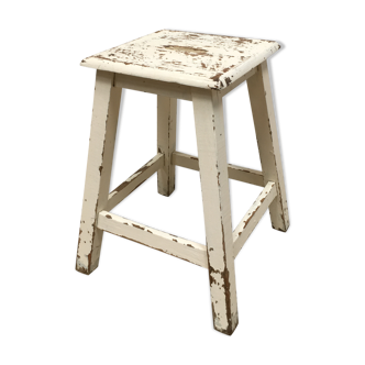 Tabouret patine blanche à poignet