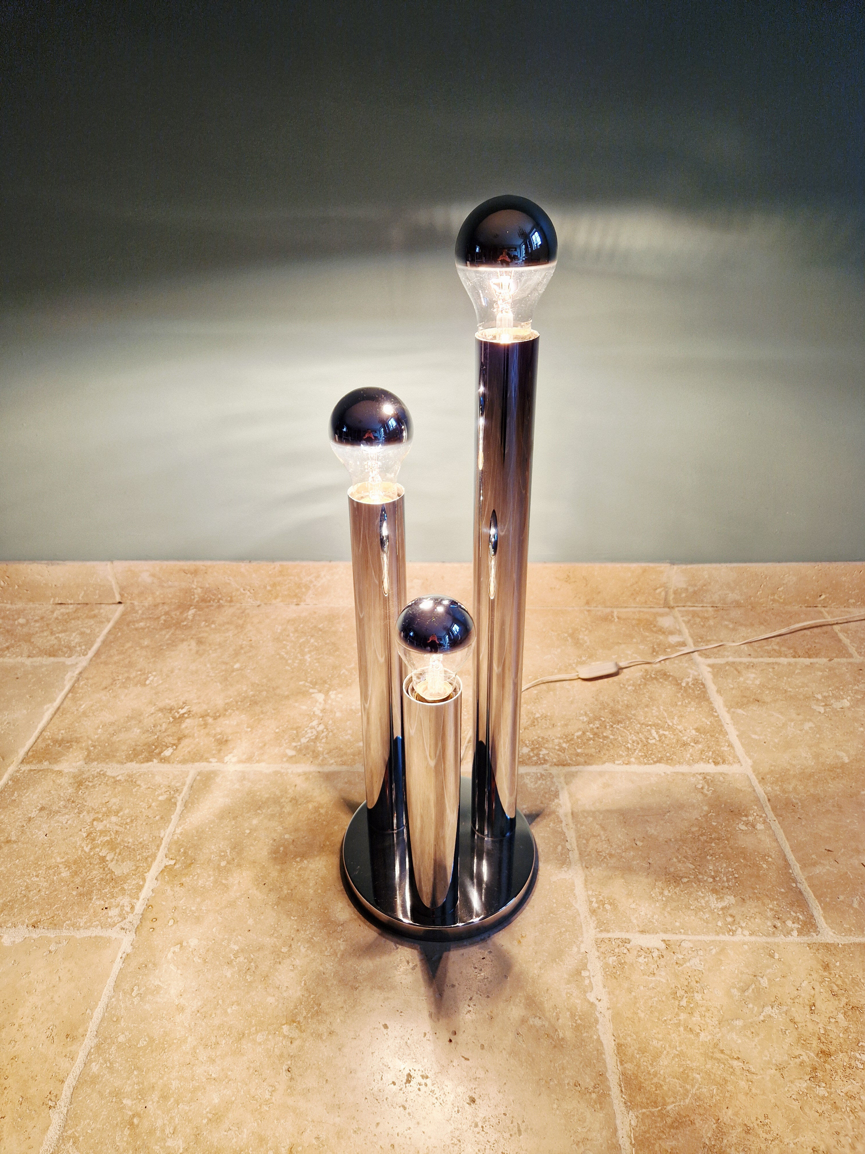 Large Space Age table lamp in chrome metal, Gaetano Sciolari, 1970.