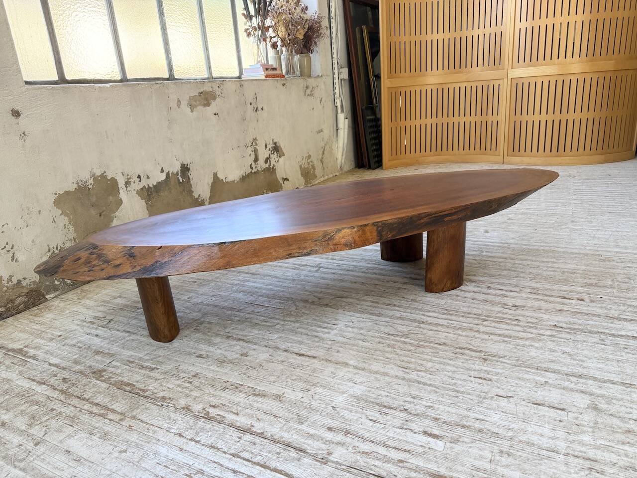 Table basse années 50 plateau bois exotique XXL
