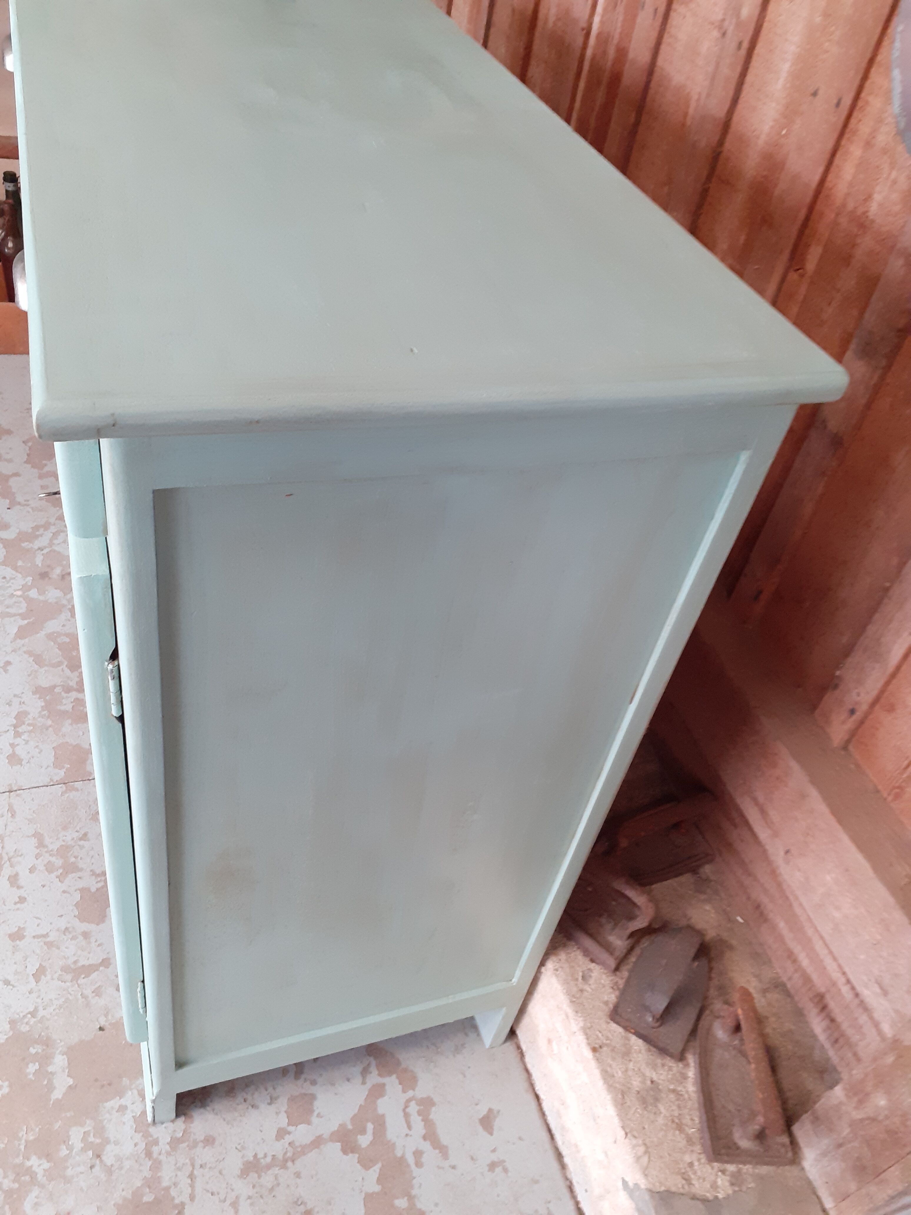 Buffet bas vert provence