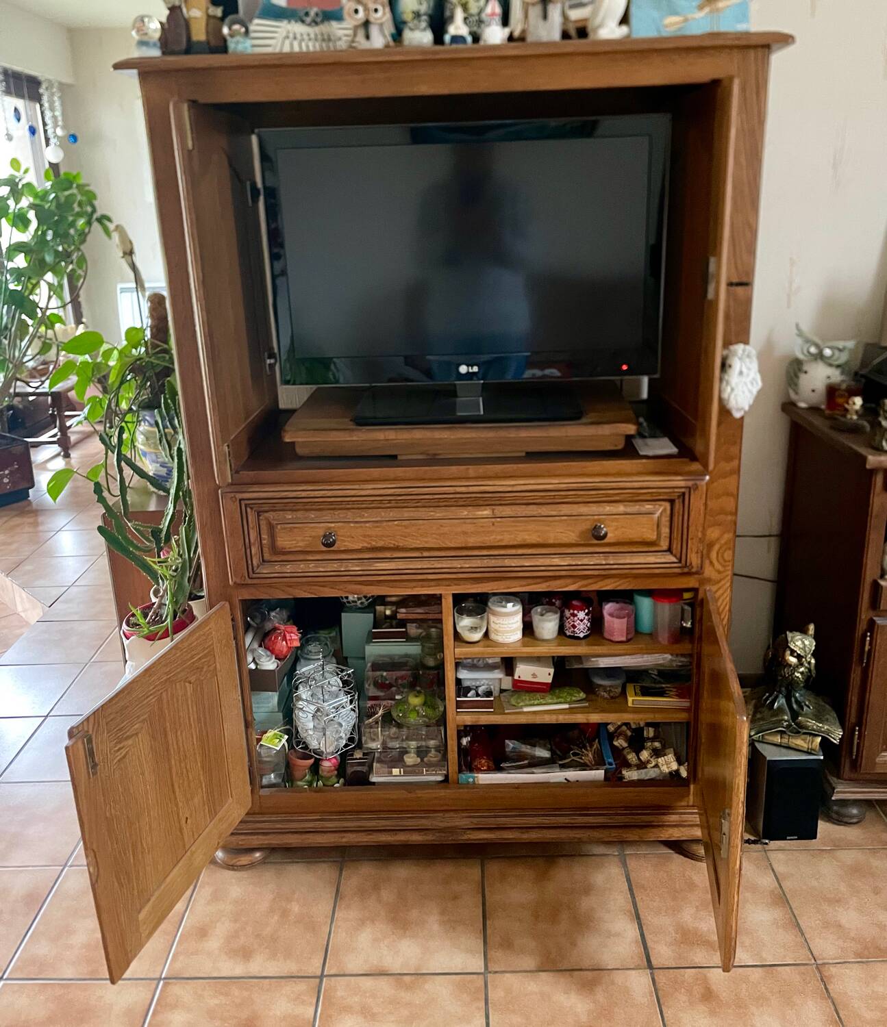 TV cabinet