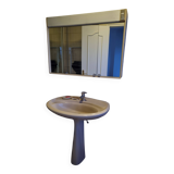 Vintage pedestal sink