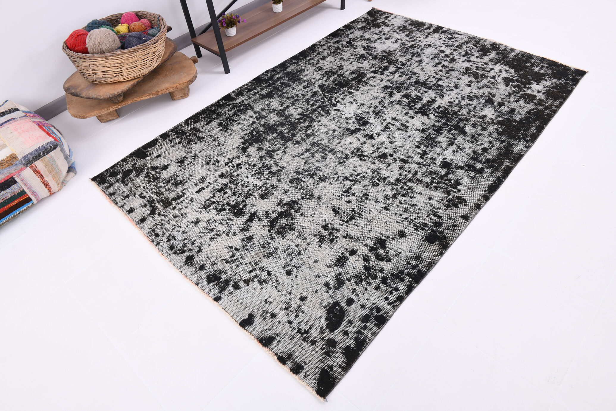 Distressed wool vintage tapis rugs 243x158cm