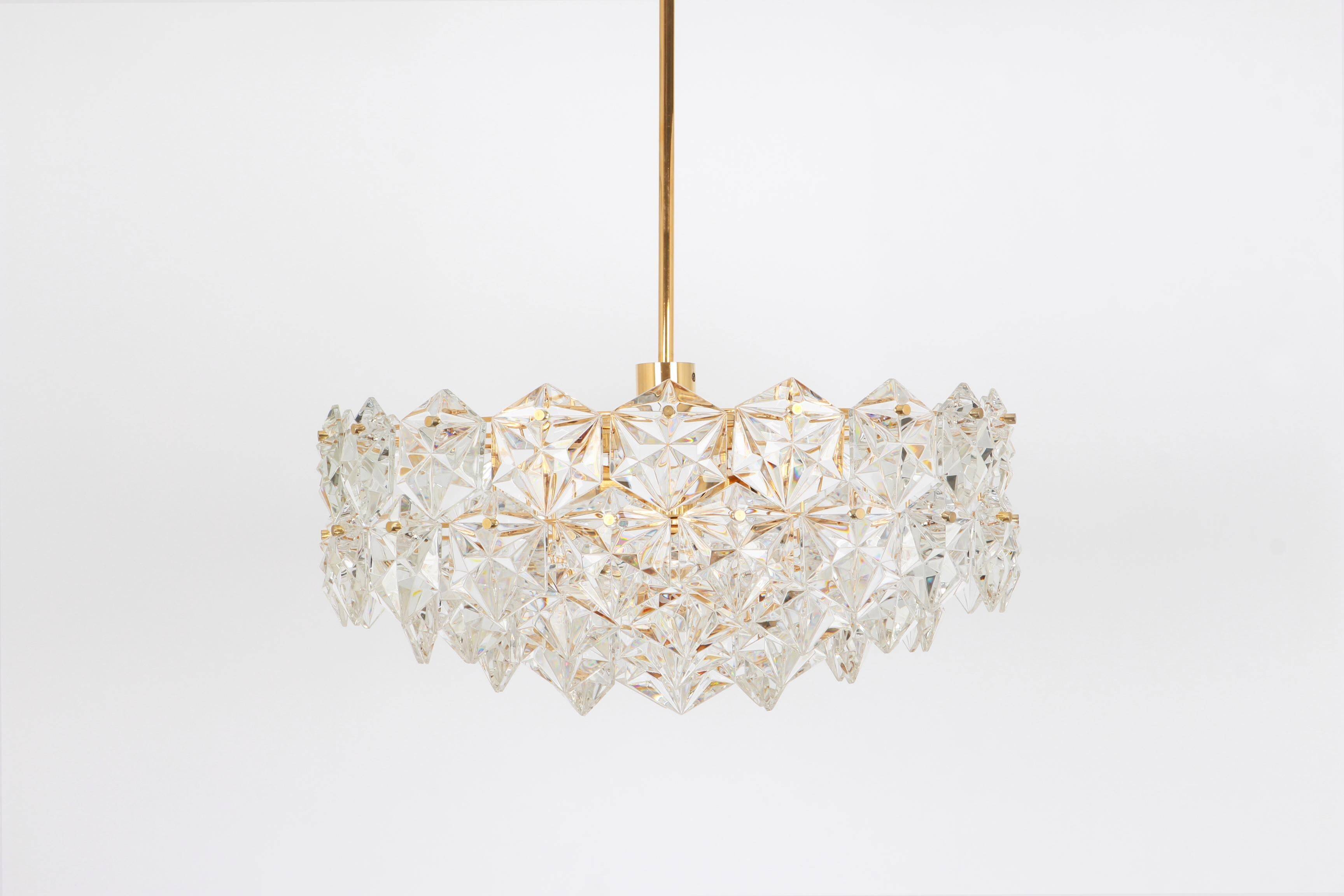 Lustre Kinkeldey en laiton doré et verre cristal, Allemagne, années 1970