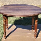 Round table with 2 leaves