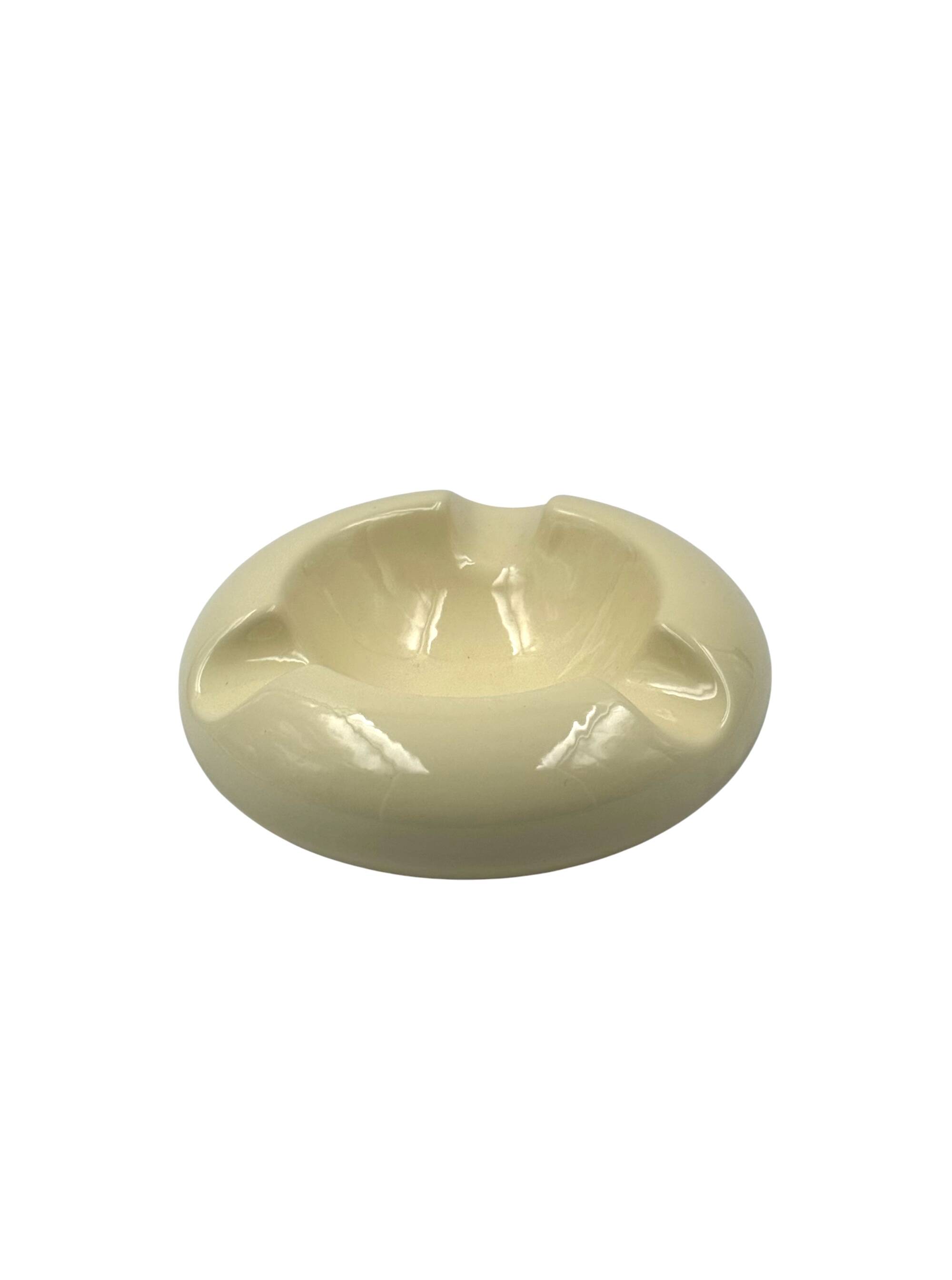 Space age cream ceramic ashtray, Sicart Italy 1970s