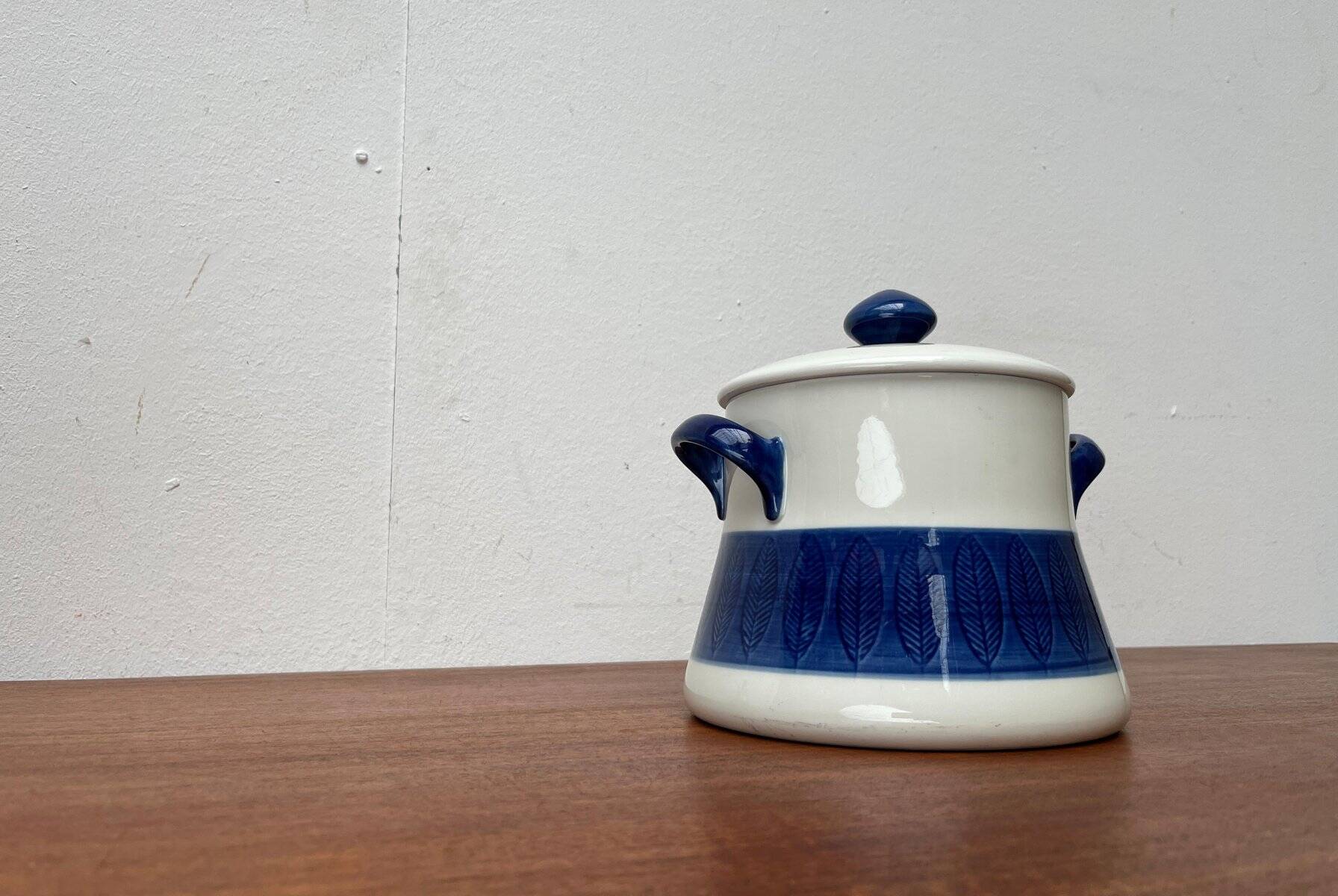 Grand Terrine Couvercle de Pot Suédois du Milieu du Siècle Koka Blue Bla par Hertha Bengtson pour Rörstrand, années 1950