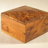 Cedar magnifying glass box 6.5 x 6.5 cm