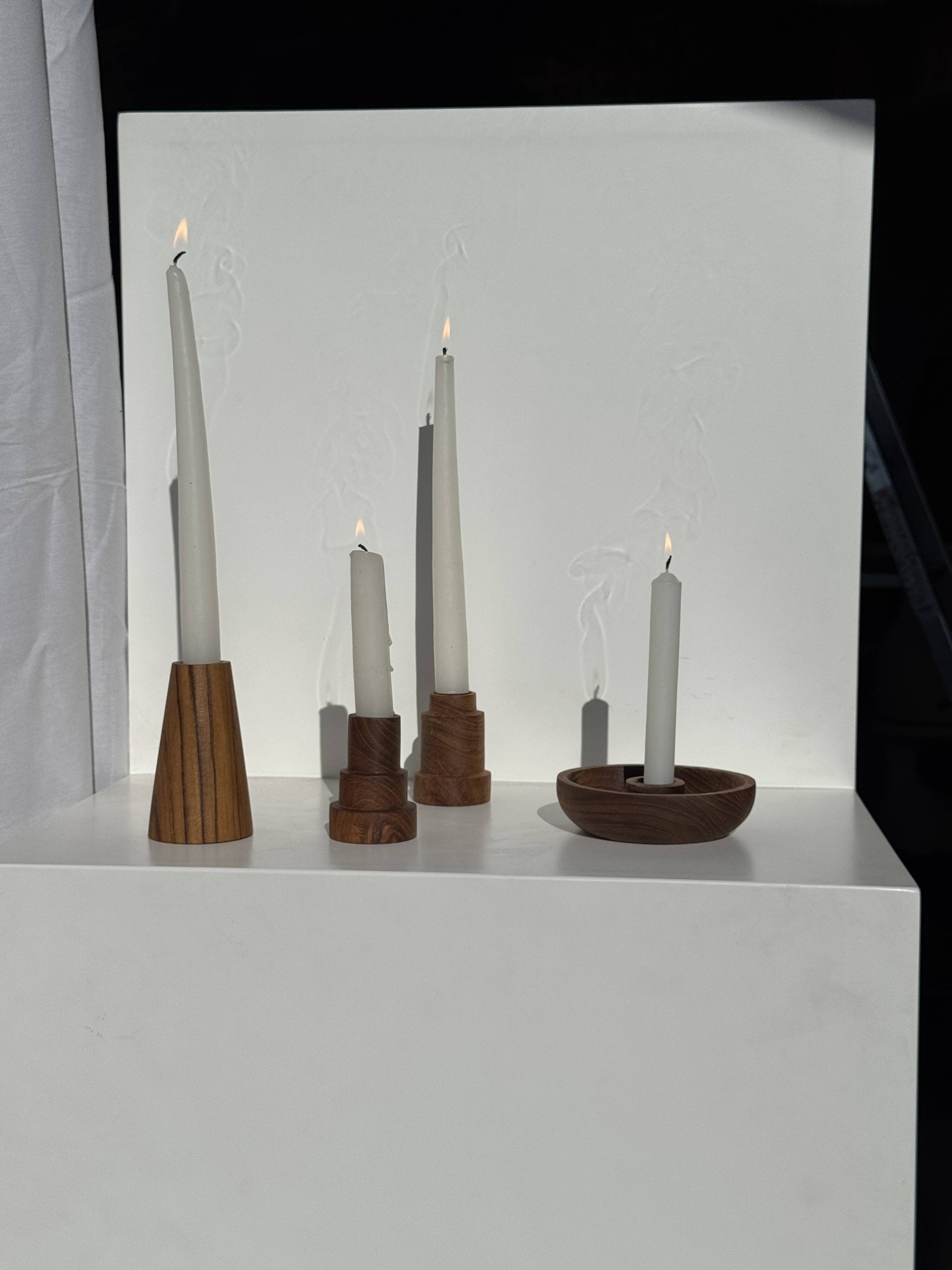 Conical circular candle holder in solid teak H10 D6