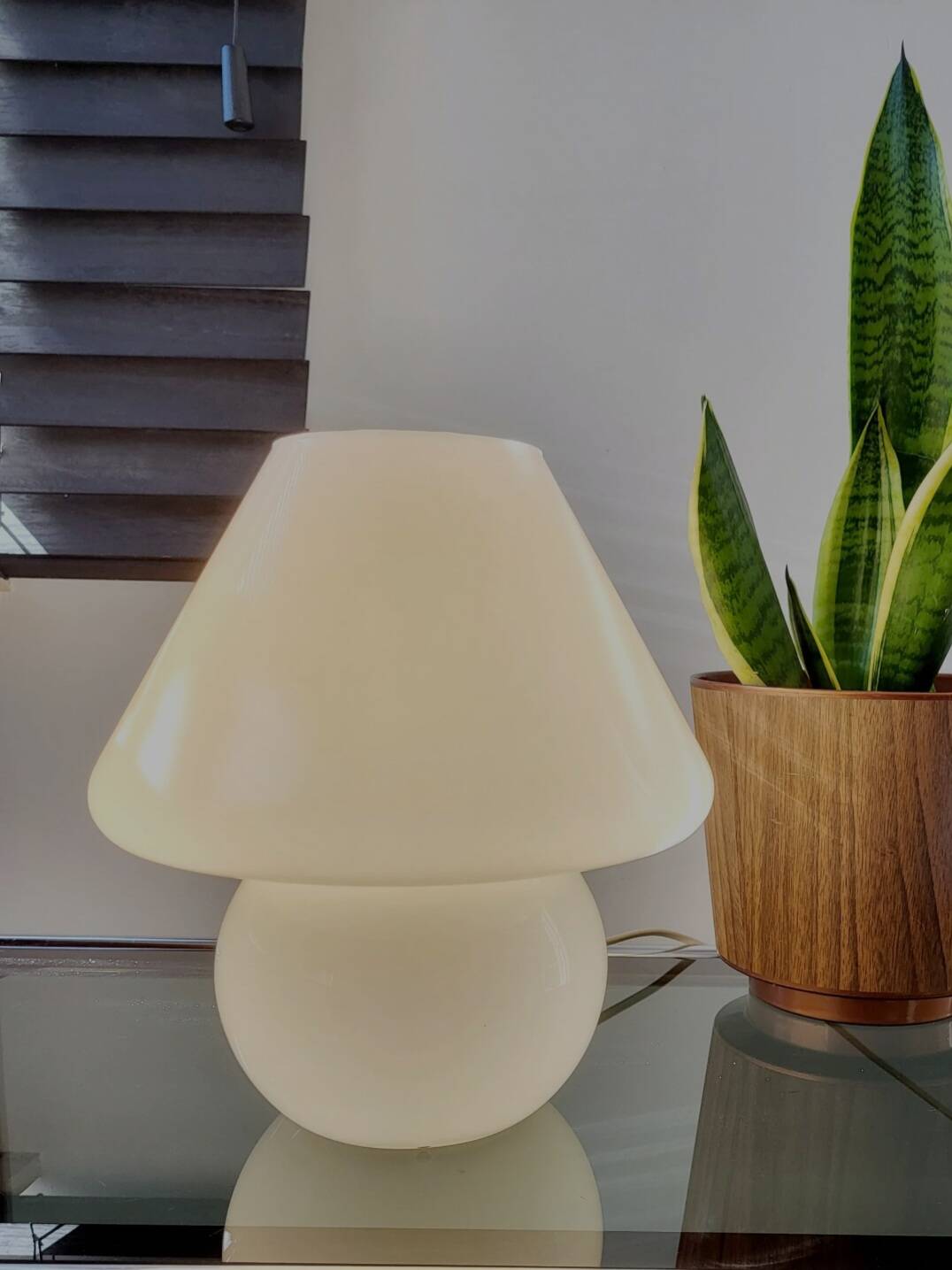 Vintage mushroom table lamp, Hustadt Leuchten, in opaline glass model L 1970.