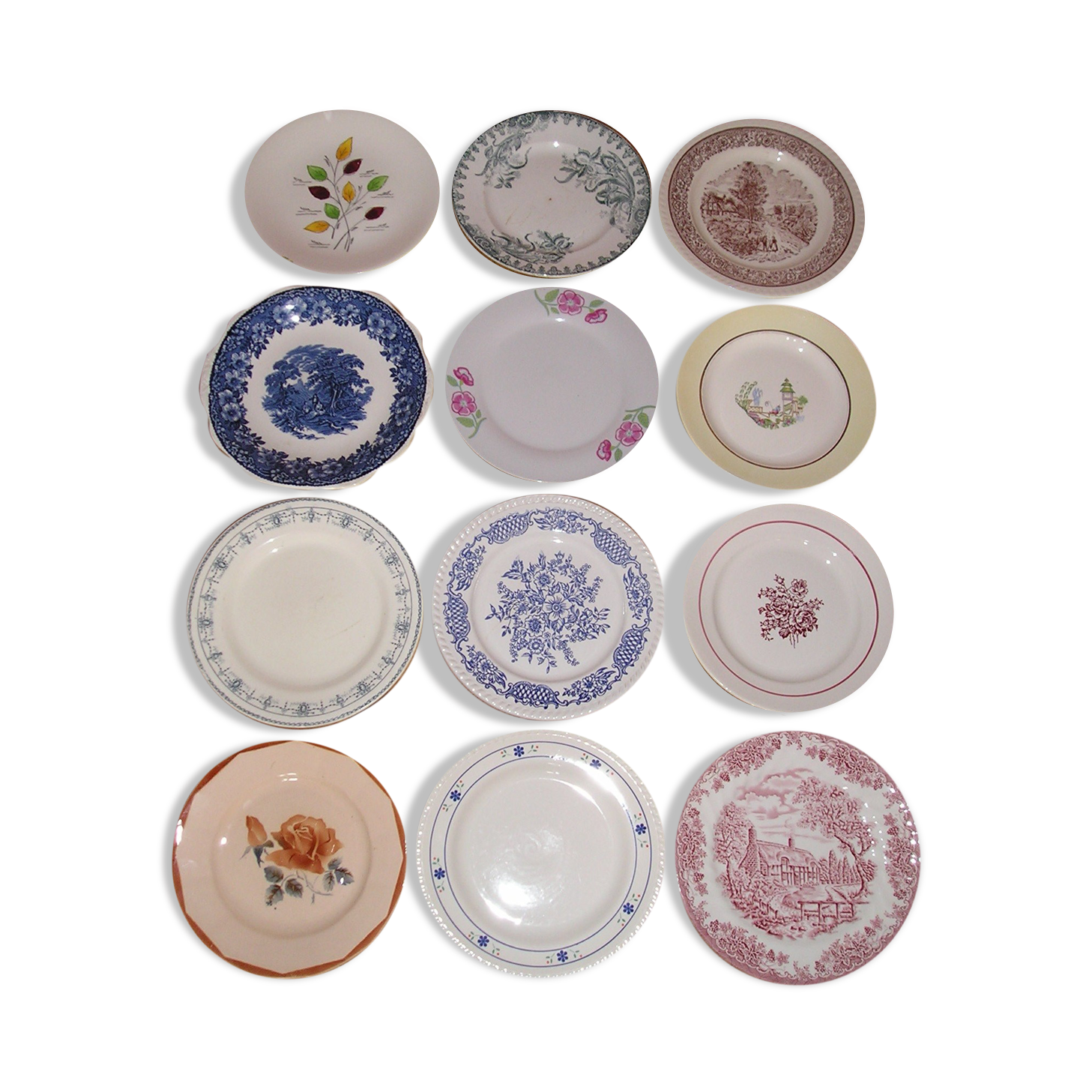 Set of 12 different flat plates
