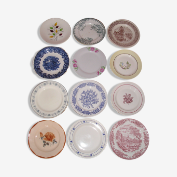 Lot de 12 assiettes plates différentes