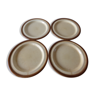 4 assiettes plates en grès