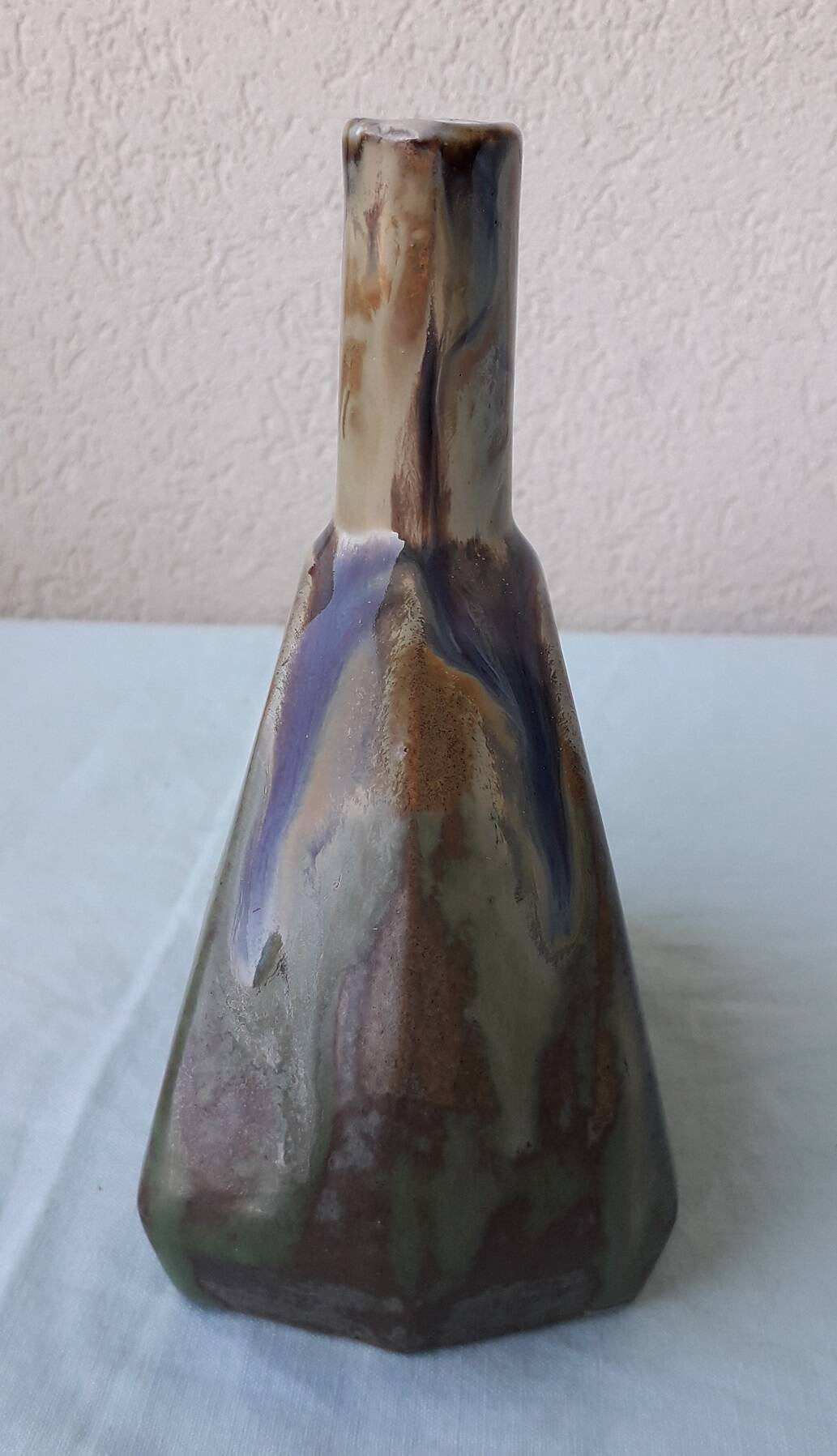 Single-stem vase in stoneware