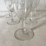 Champagne flutes with engraved flower decoration