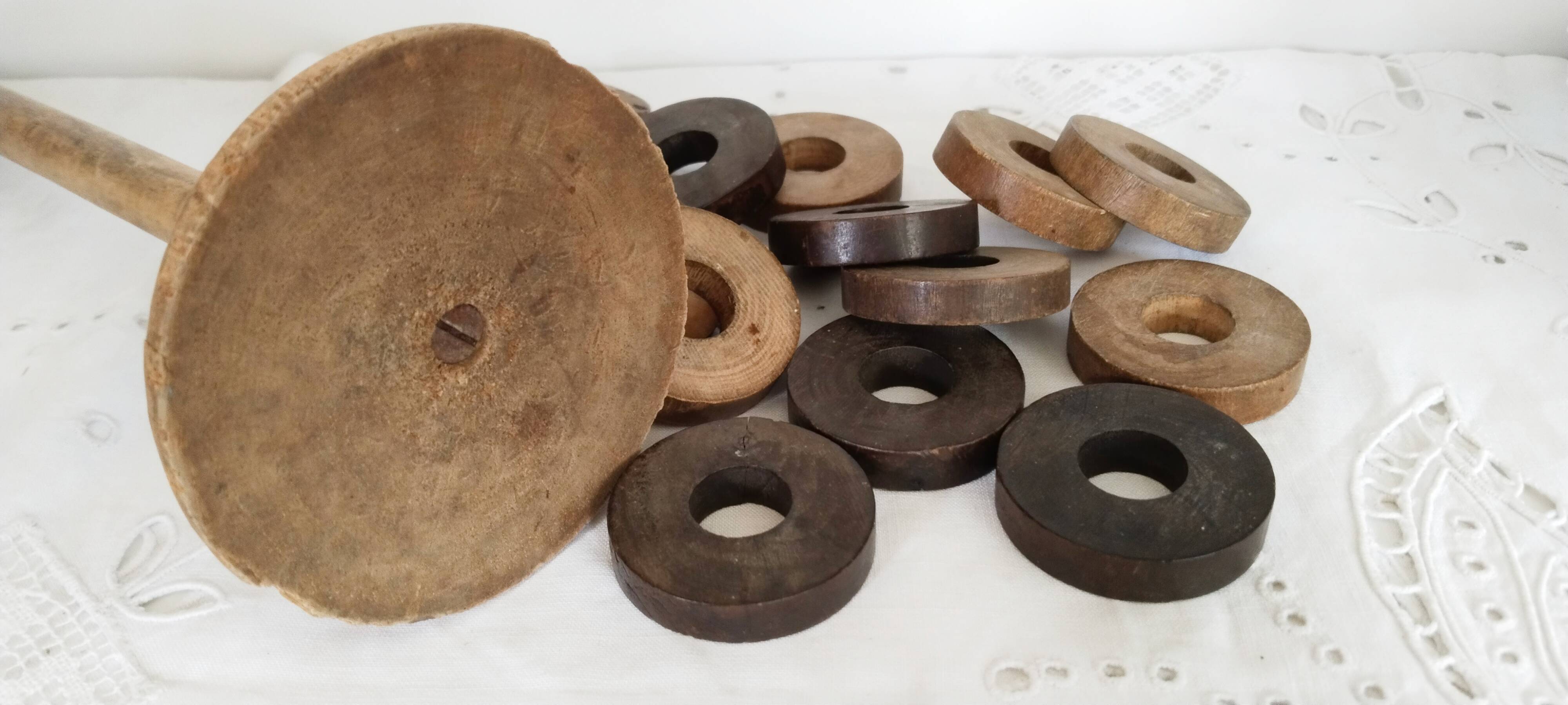 Bezette game, old, handcrafted, Norman game