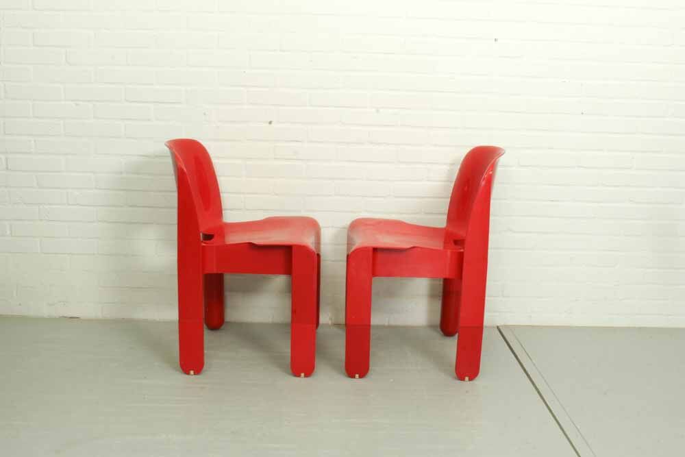 Ensemble de 2 chaises en plastique Universelle Red Joe Colombo de Kartell, Italie, 1967