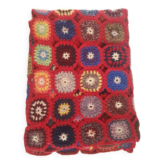 couverture dessus de lit vintage en crochet 180 sur 125cm pour un lit 1 personne rouge