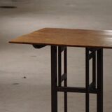 Antique Swedish table with a tilting top from the early 19th century in birch, 1800-1850s.