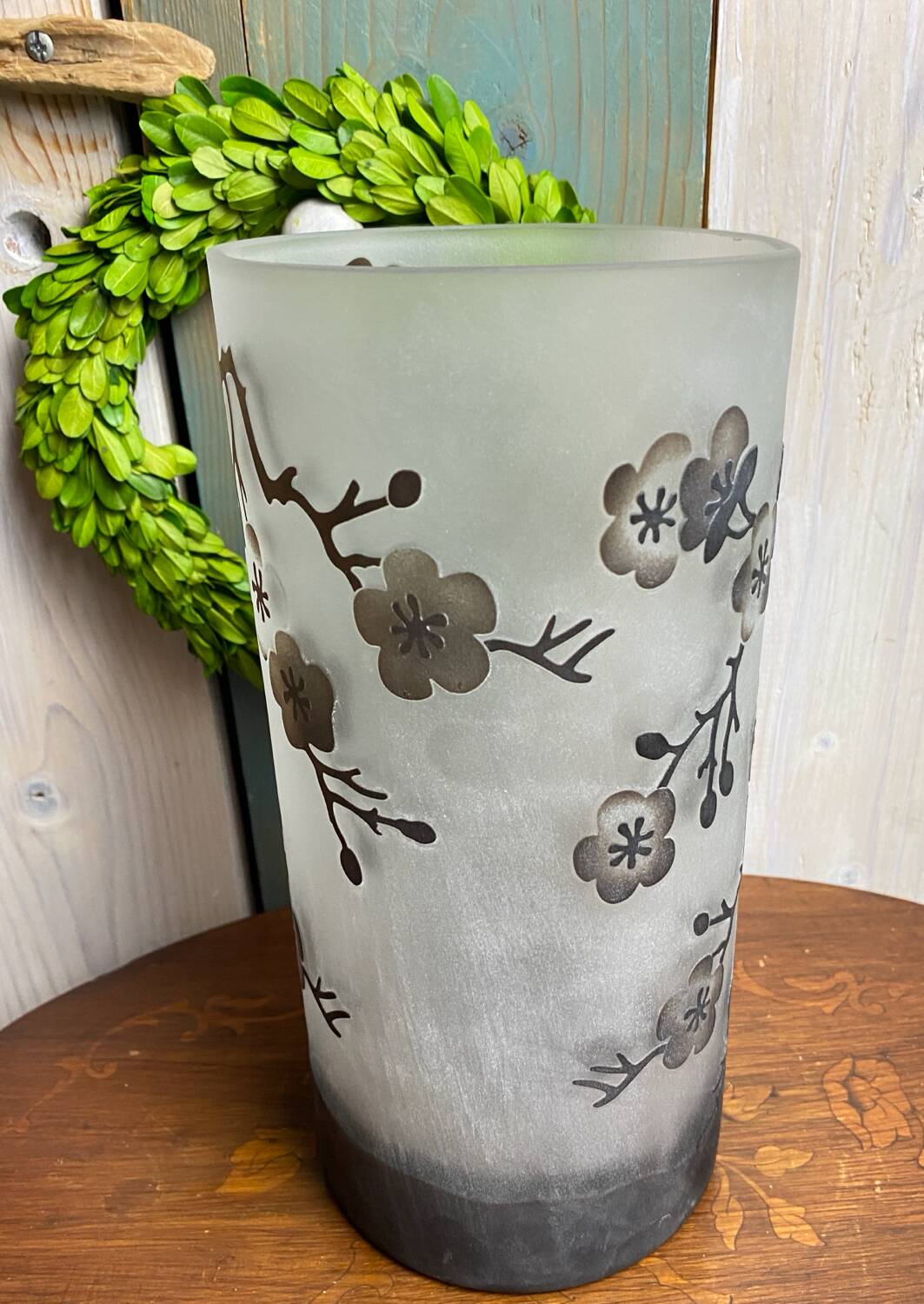 Cylindrical glass paste vase “cherry blossom”