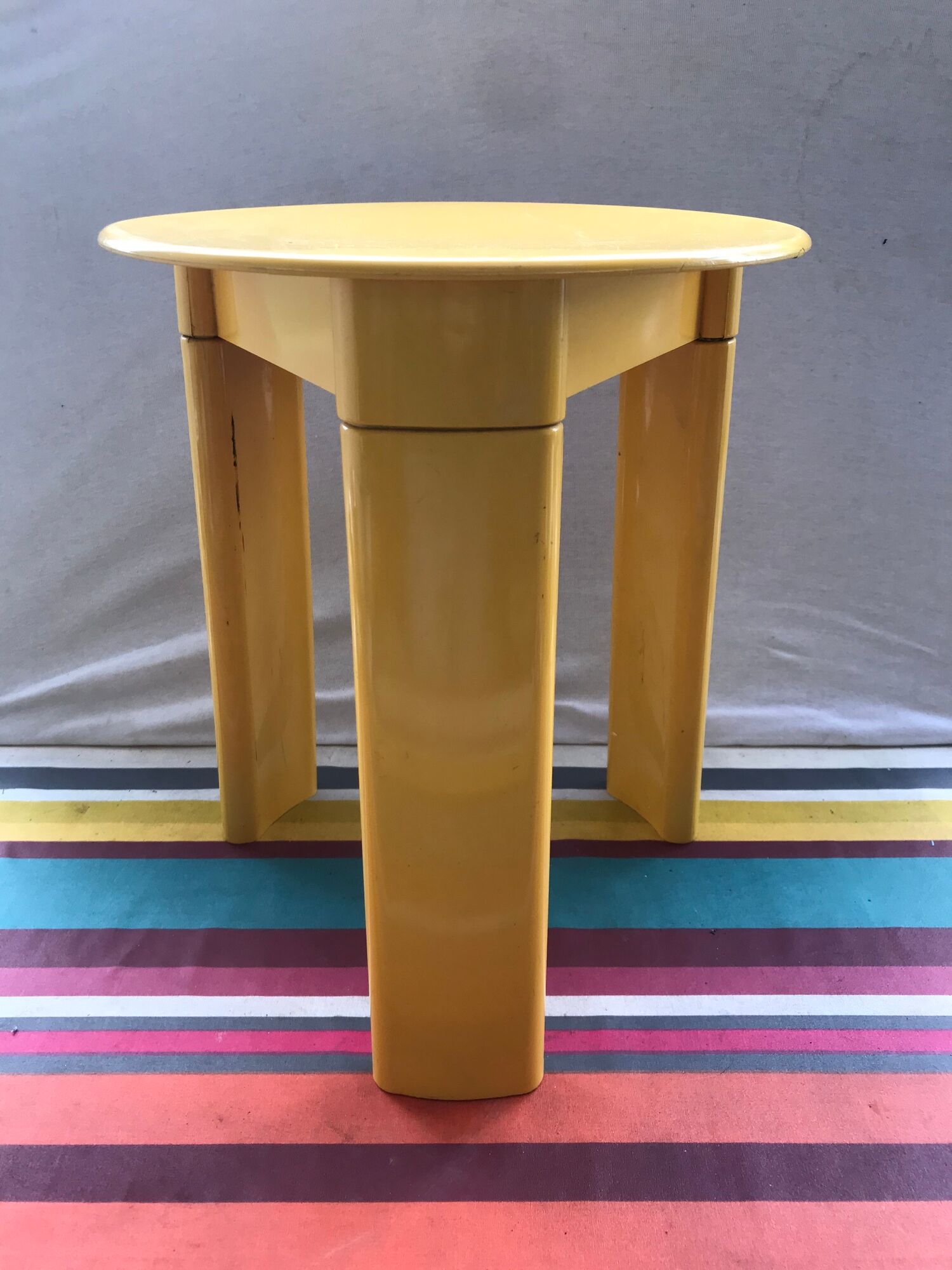 Former Gedy design Olaf von Bohr tripode yellow made in Italy vintage