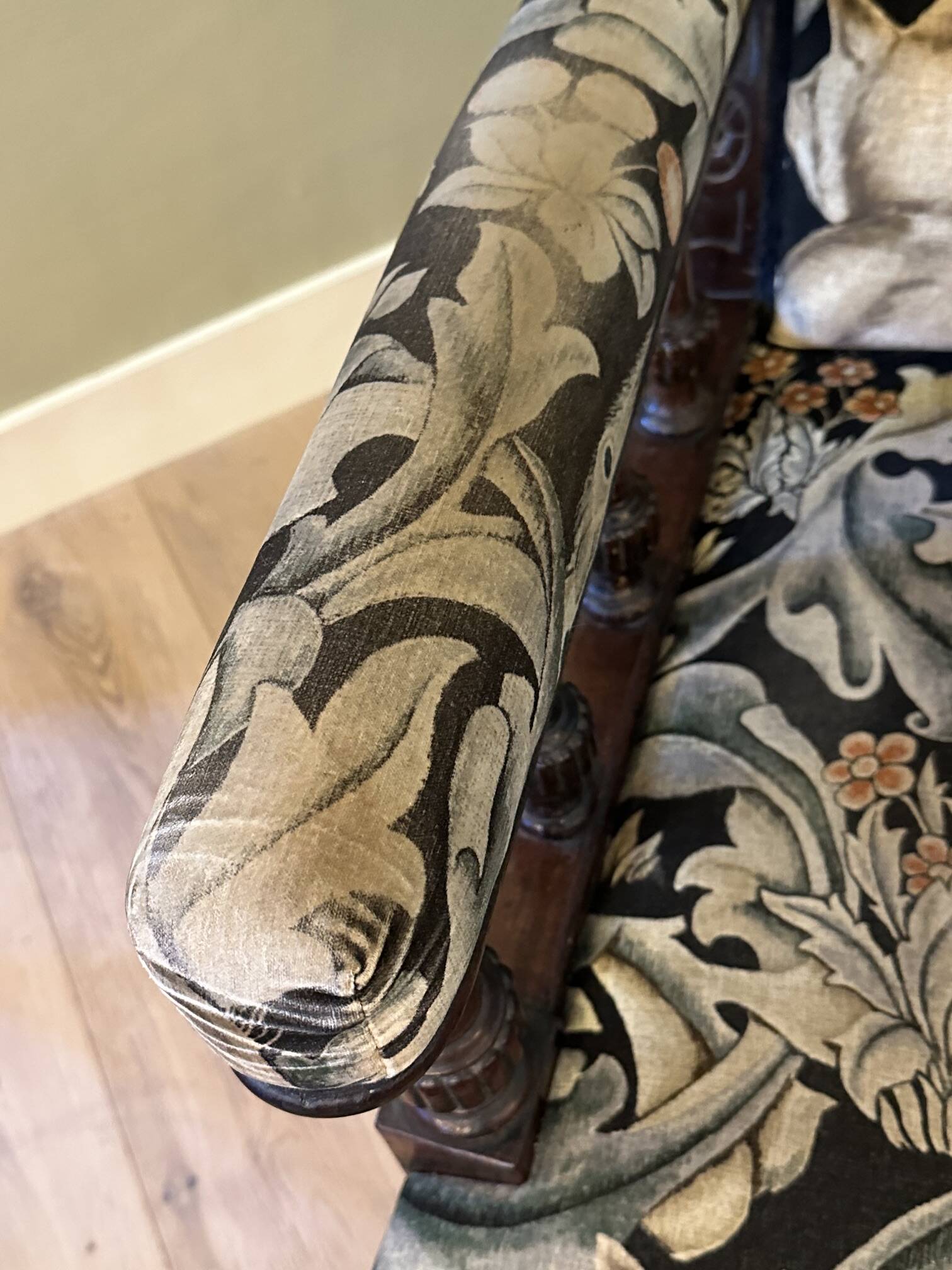 Victorian armrest chair