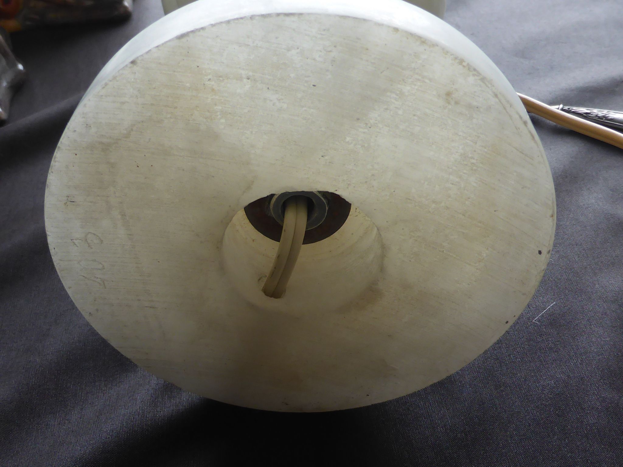 Antique lamp foot in alabaster marble torso belly, pearl rows