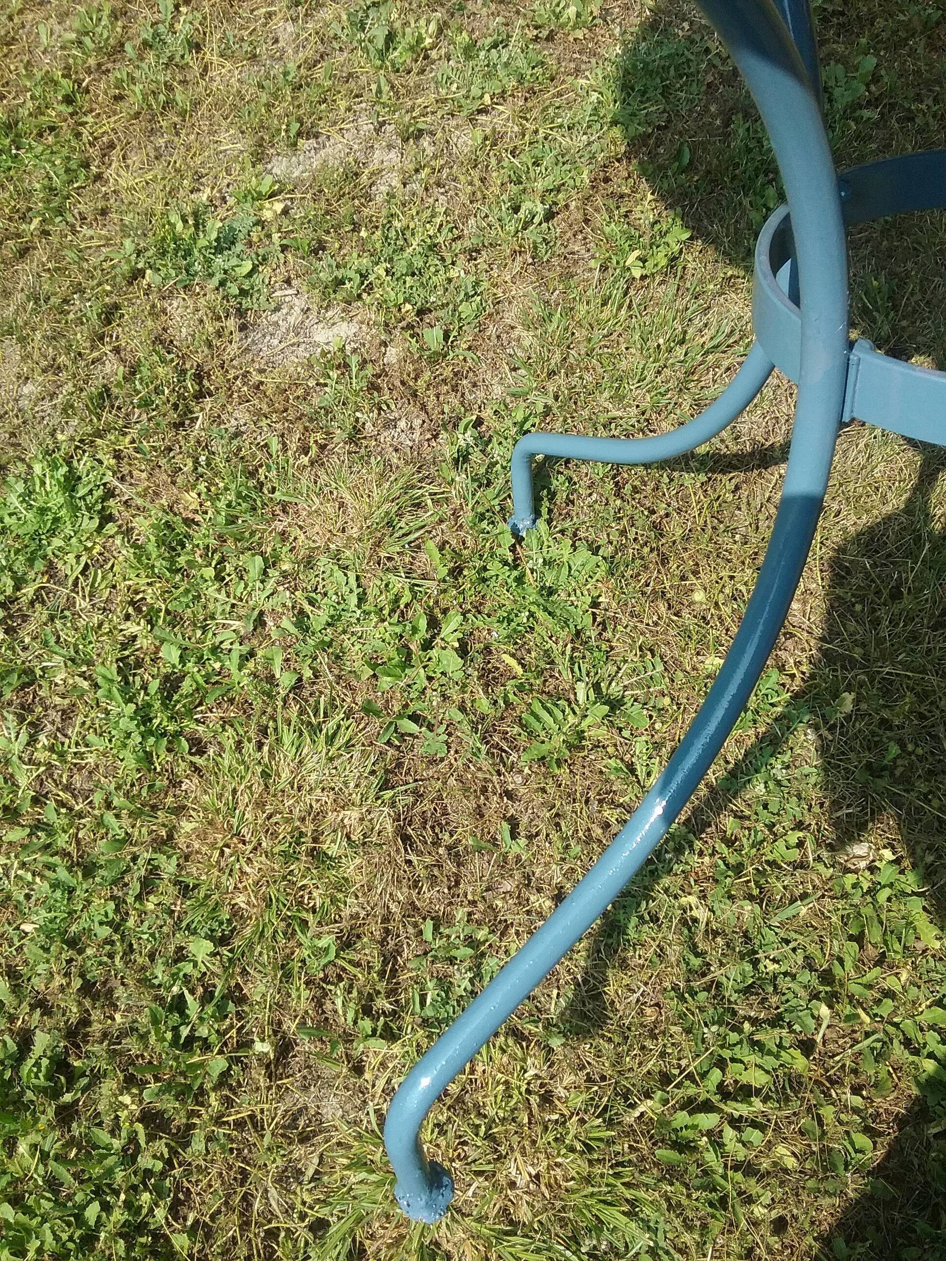 Salon de jardin en fer forgé bleu