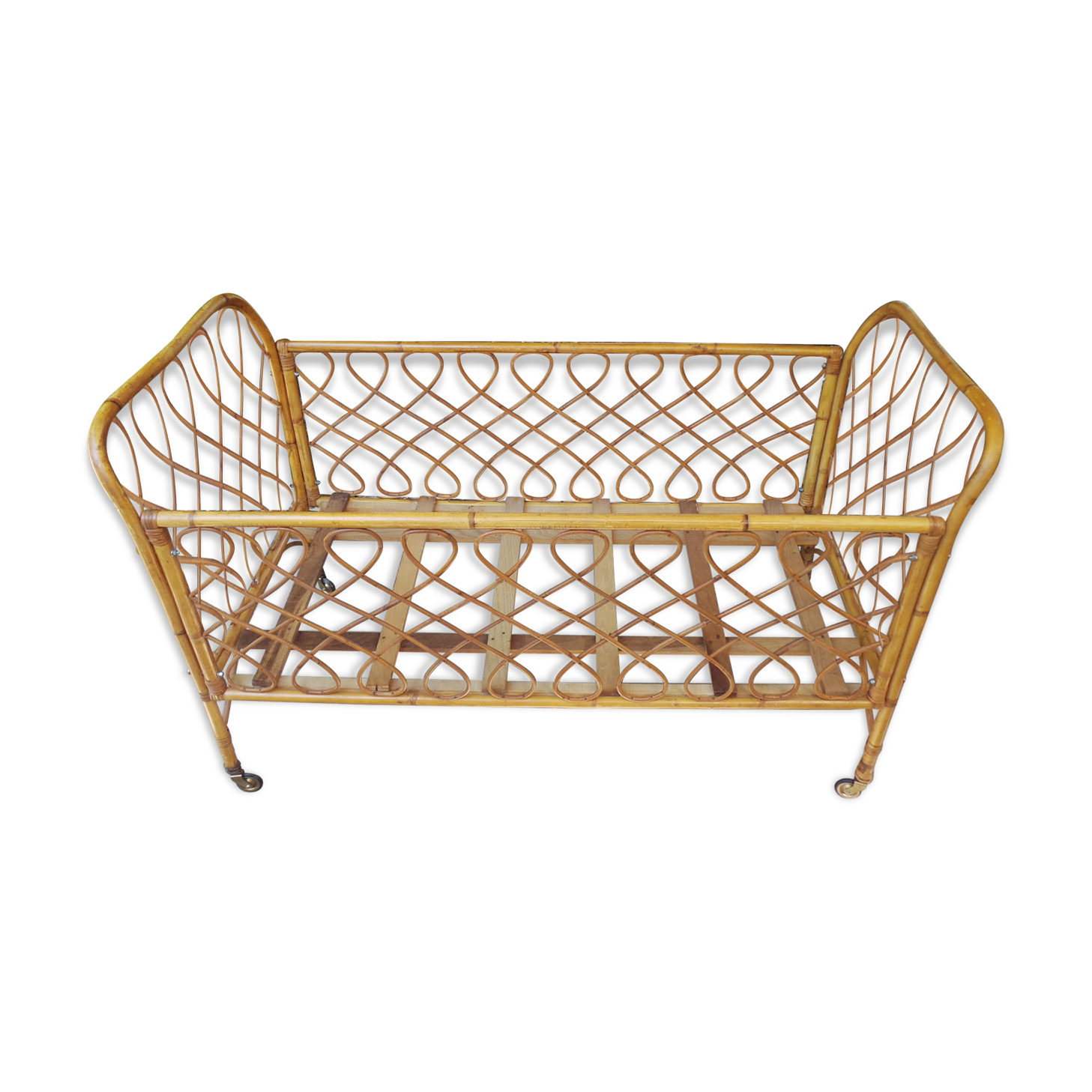 Lit de bébé en rotin années 50