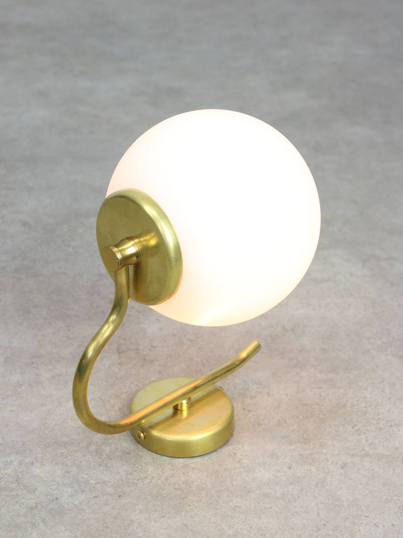 Vintage Italian Mid-century Brass and Opaline Wall Lamp