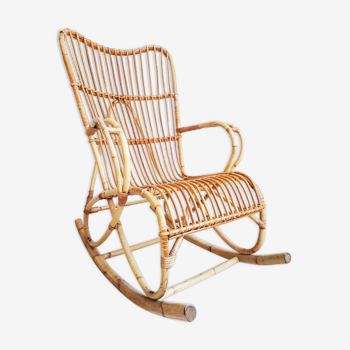 Rocking-chair en rotin vintage