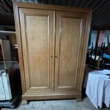 Parisian oak cabinet with pegs