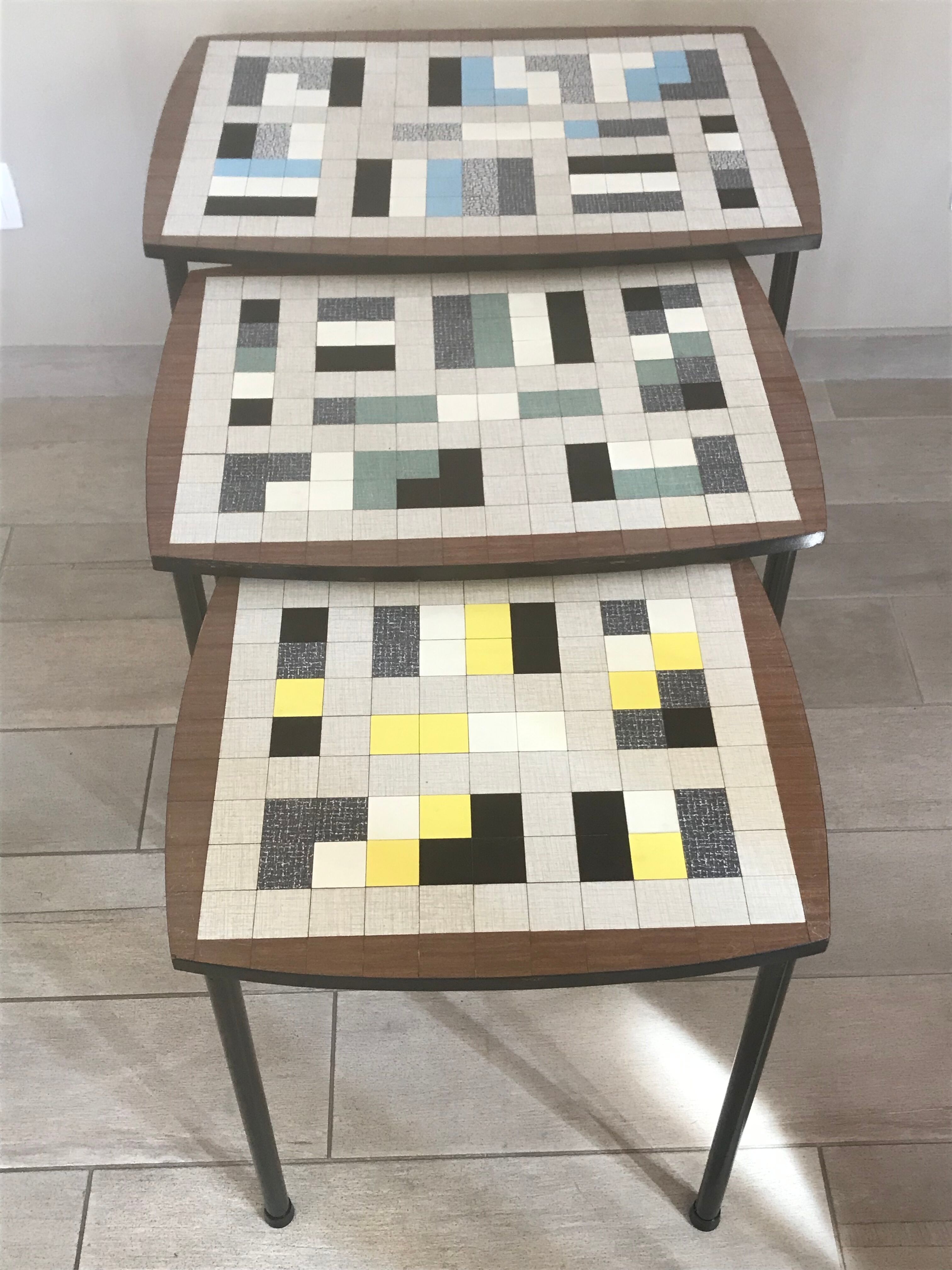 Pull-out tables vintage design annees 60