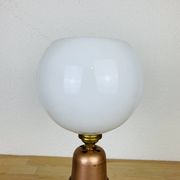 Lampe art déco conique cuivre et globe opaline