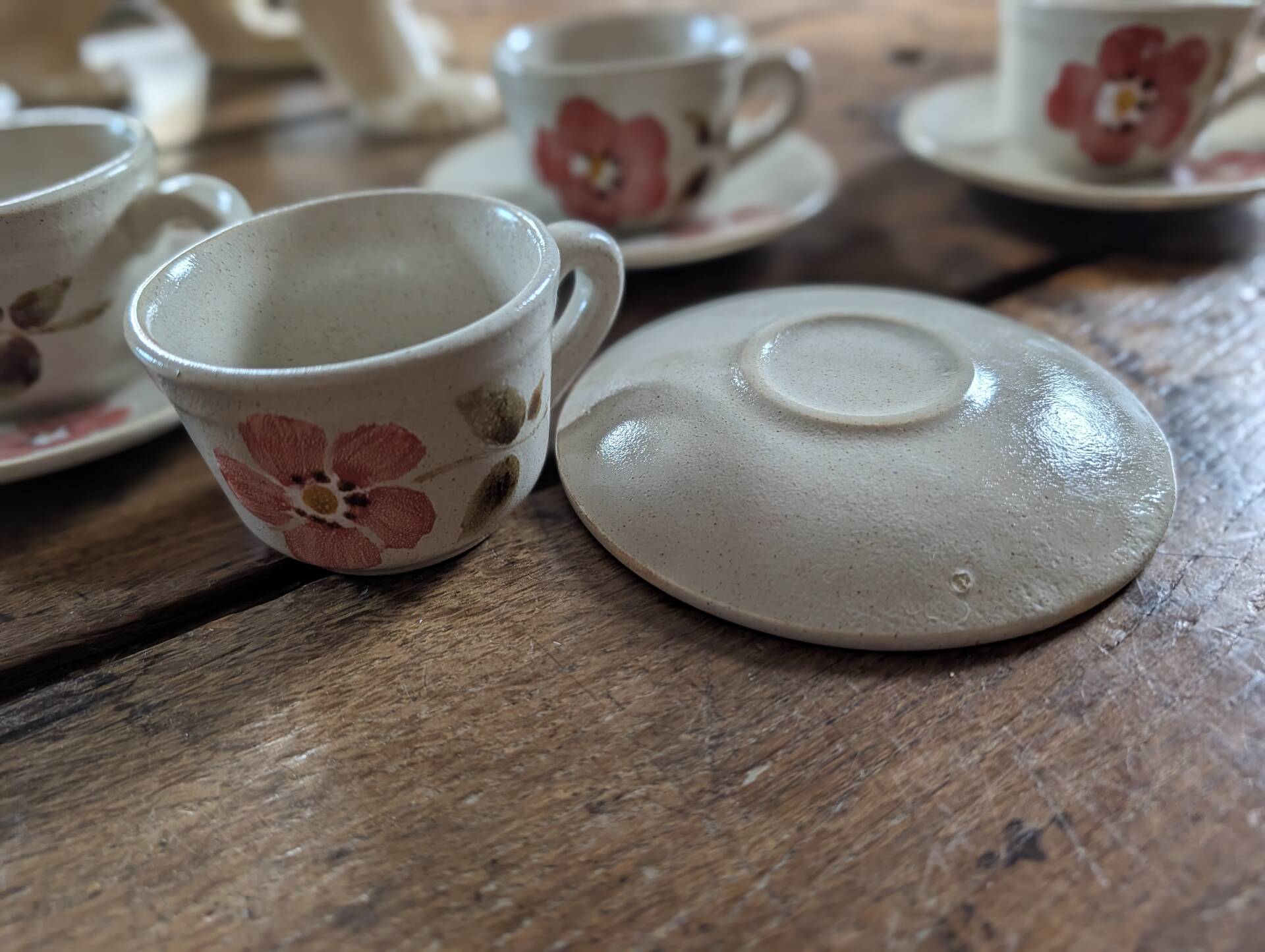 Saint-Amand Camélia, mid-20th century – 5 hand-painted cups