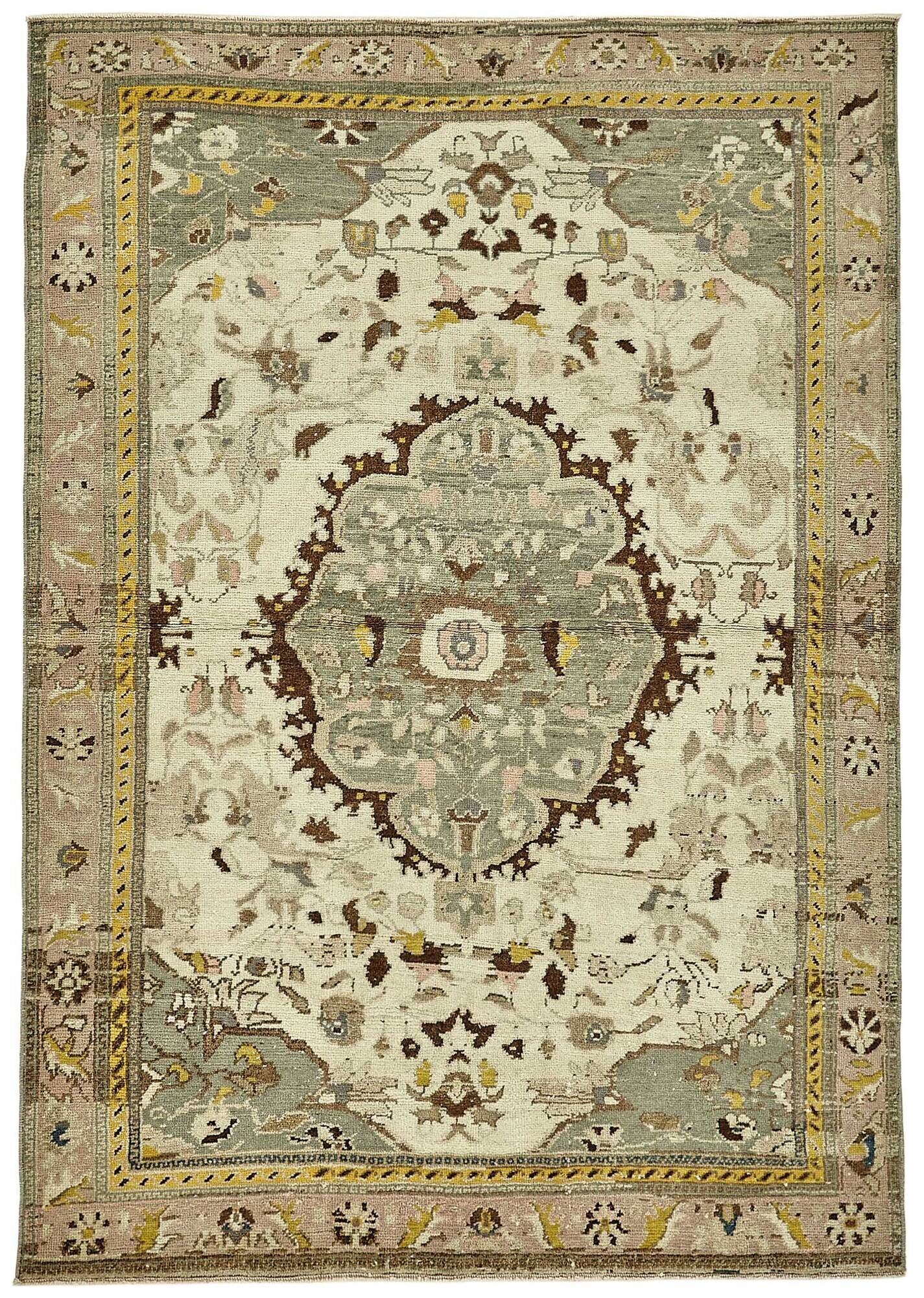 Turkish Vintage Anatolian Rug 134 cm x 187 cm