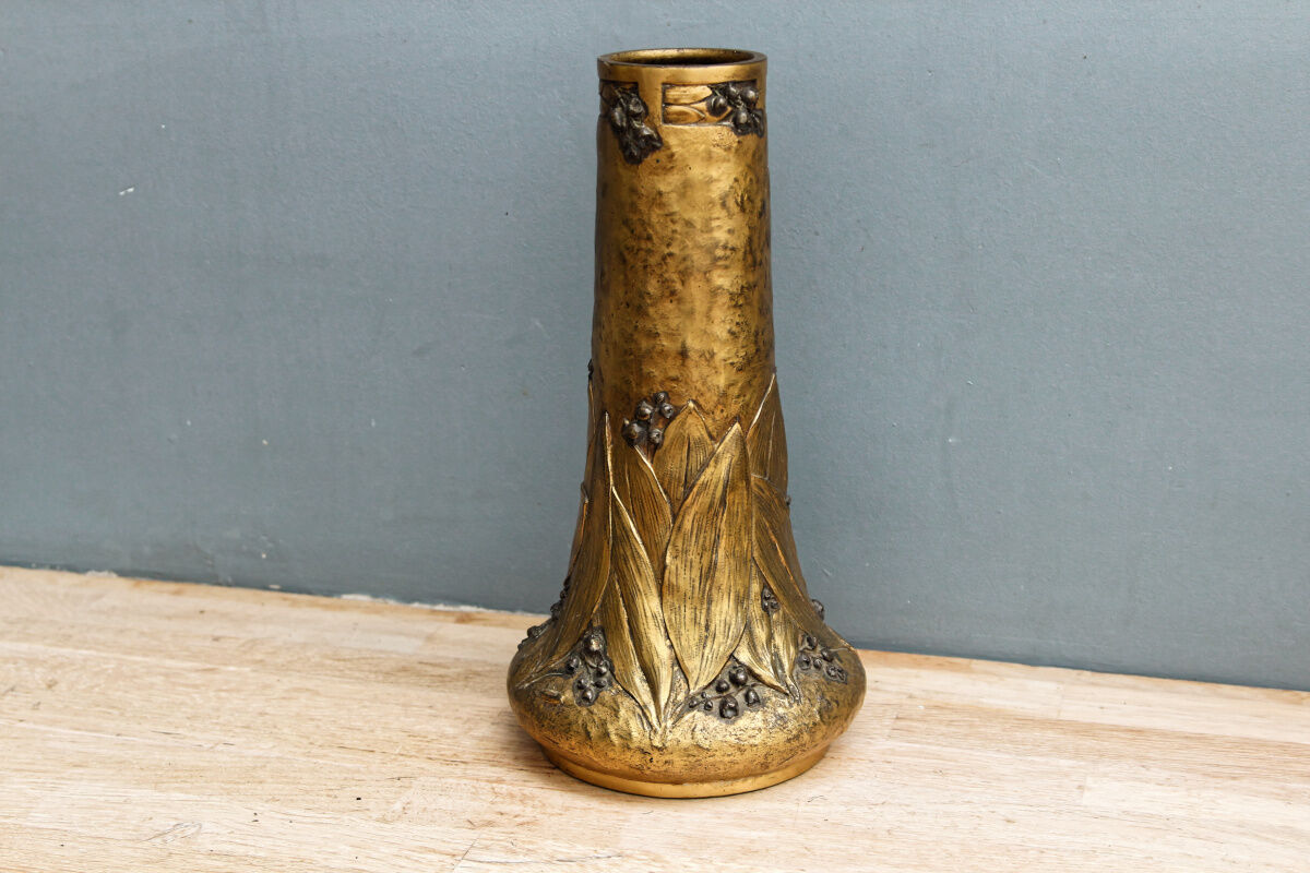 Baluster vase in bronze signed