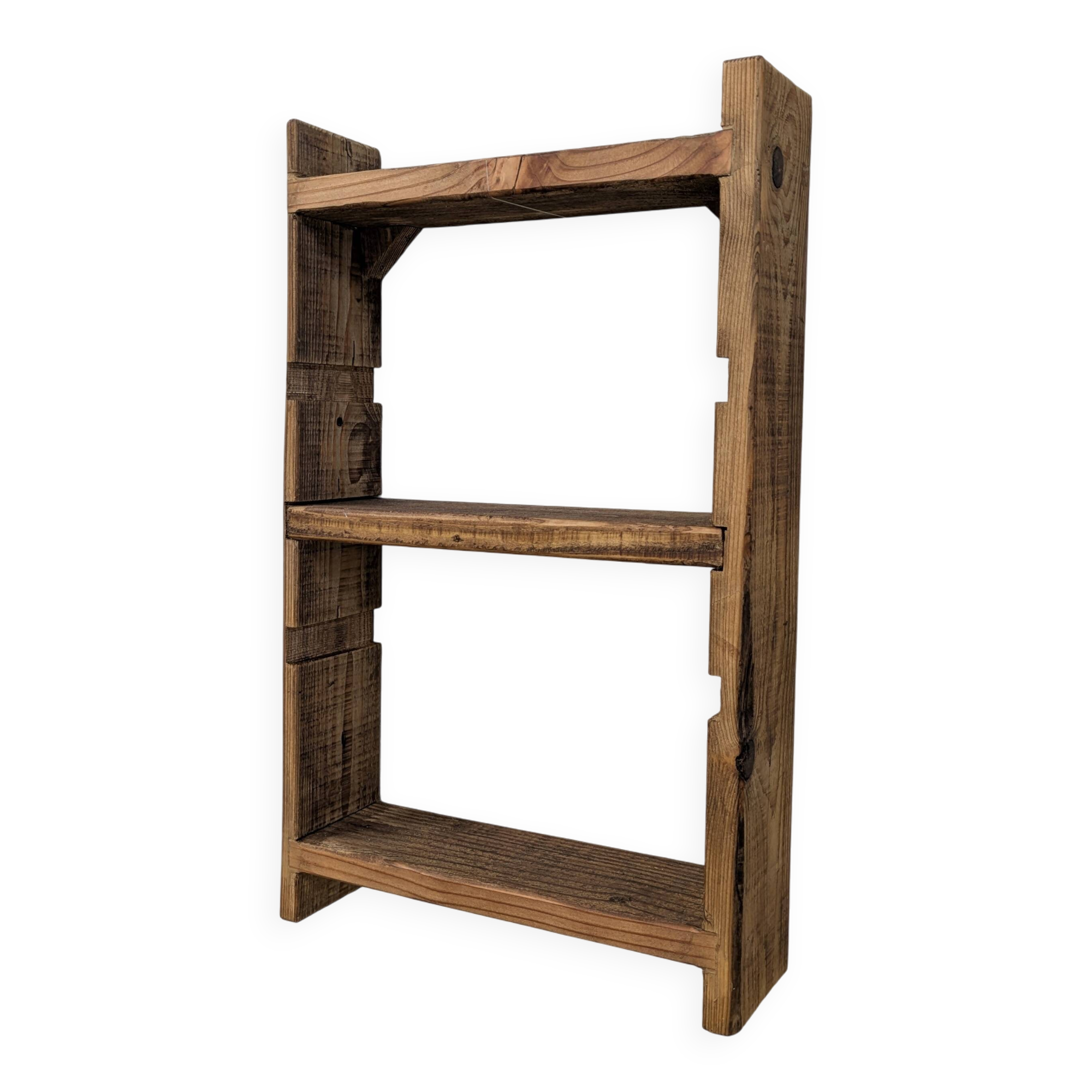 Modular shelf in raw wood with a vintage patina
