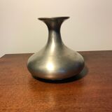 Tewter vase
